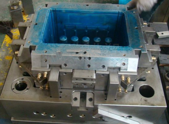 High Speed Plastic Beer Crate Mould Auto Drop Mould Running 0.5-1M 480 X280 X 280mm
