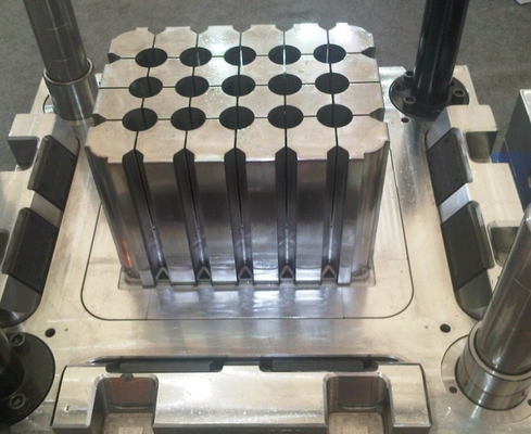 High Speed Plastic Beer Crate Mould Auto Drop Mould Running 0.5-1M 480 X280 X 280mm